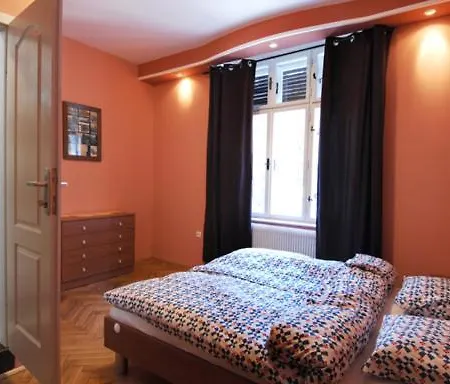 Hotel Alibi M14 *